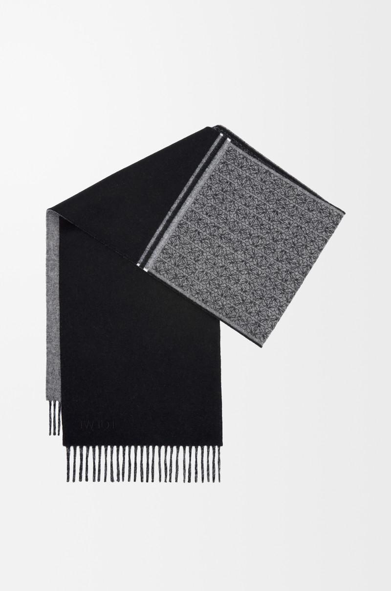 Loewe Scarf in wool and cashmere outlook