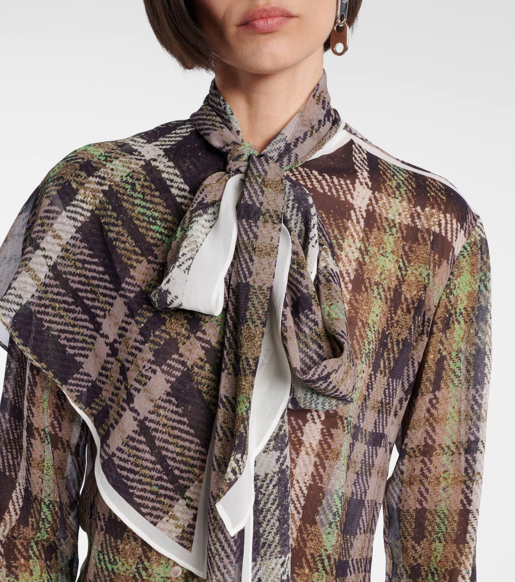 Trompe l'oeil tie-neck silk blouse - 4