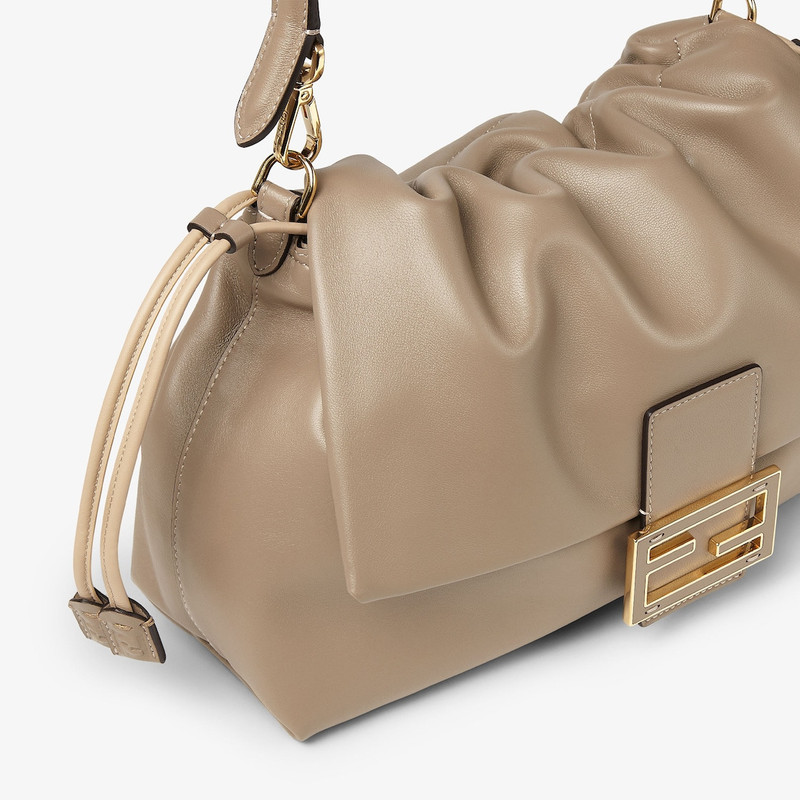 FENDI Mamma Baguette Large outlook