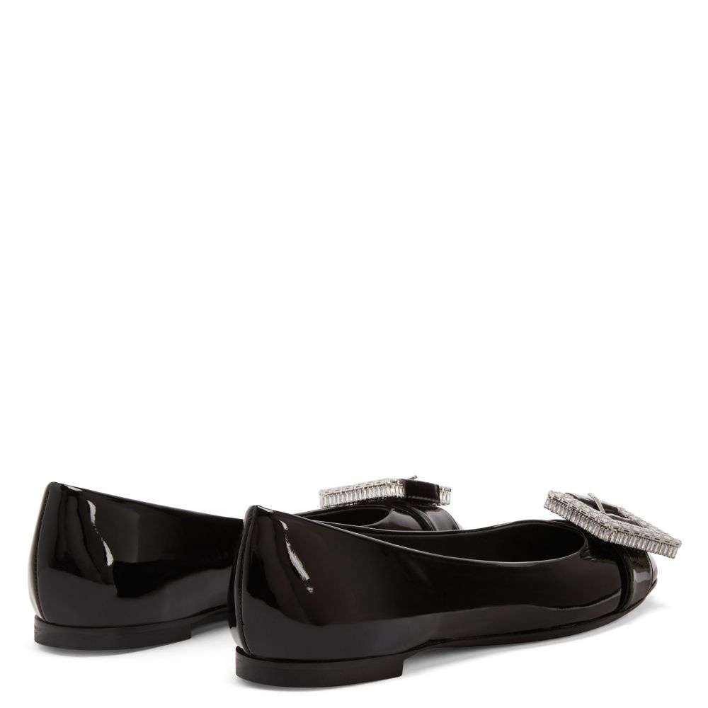 Miss Buckle - 4