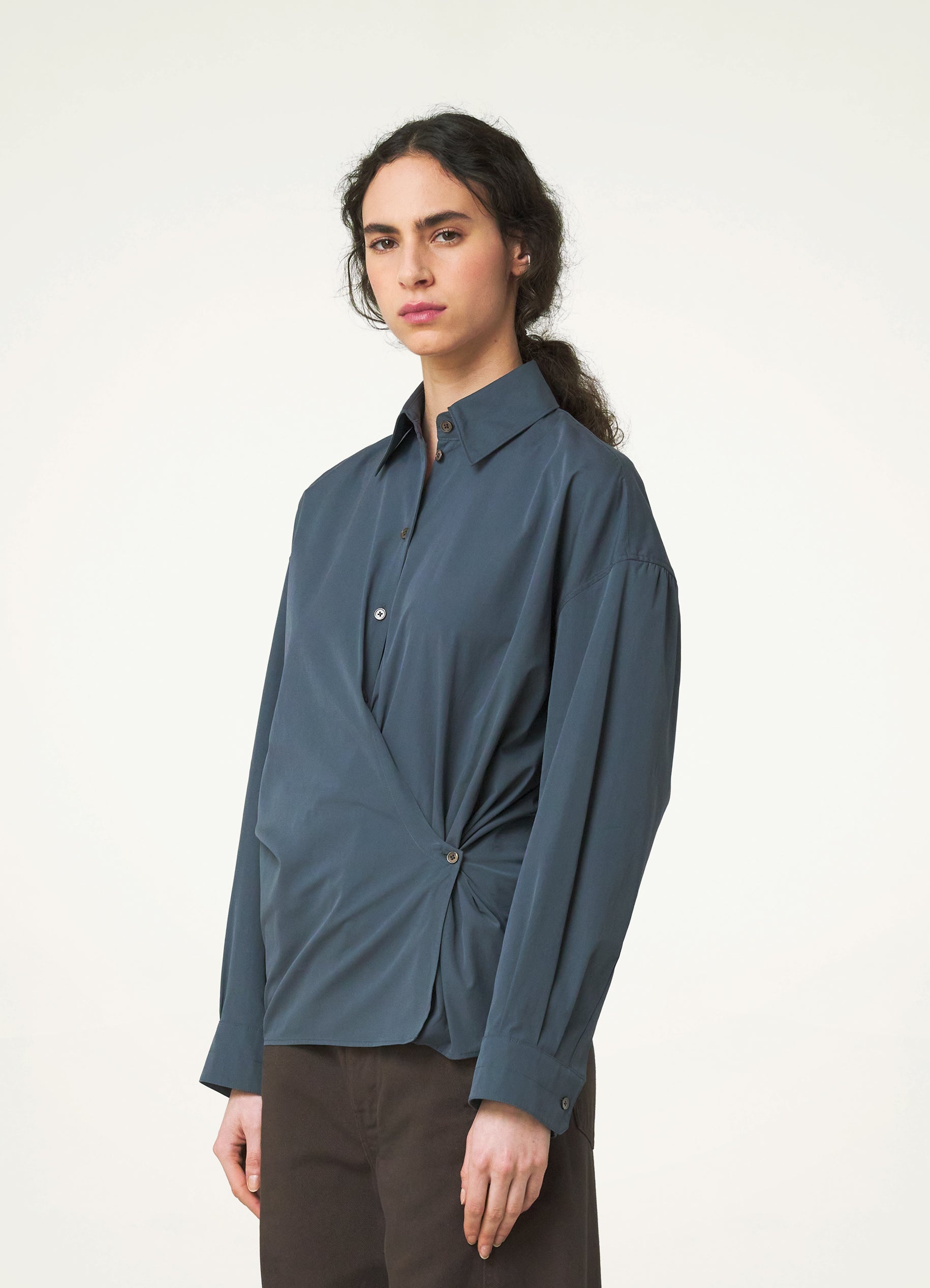 STRAIGHT COLLAR TWISTED SHIRT - 2