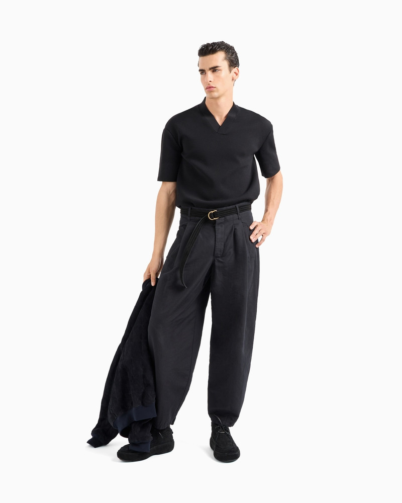 SHORT-SLEEVED V-NECK JUMPER IN VIRGIN WOOL 2