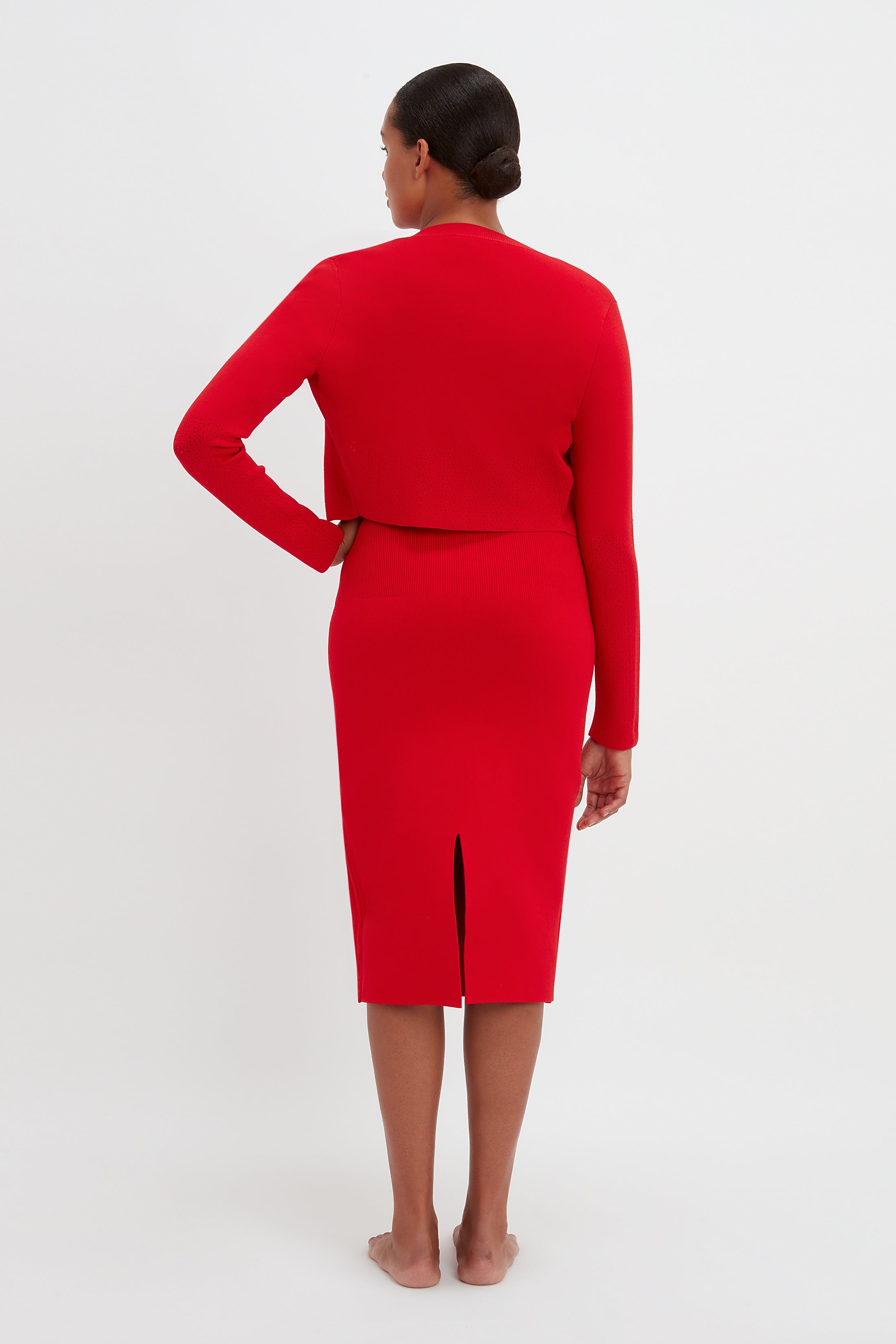 VB Body Cropped Fitted Cardigan in Red - 7