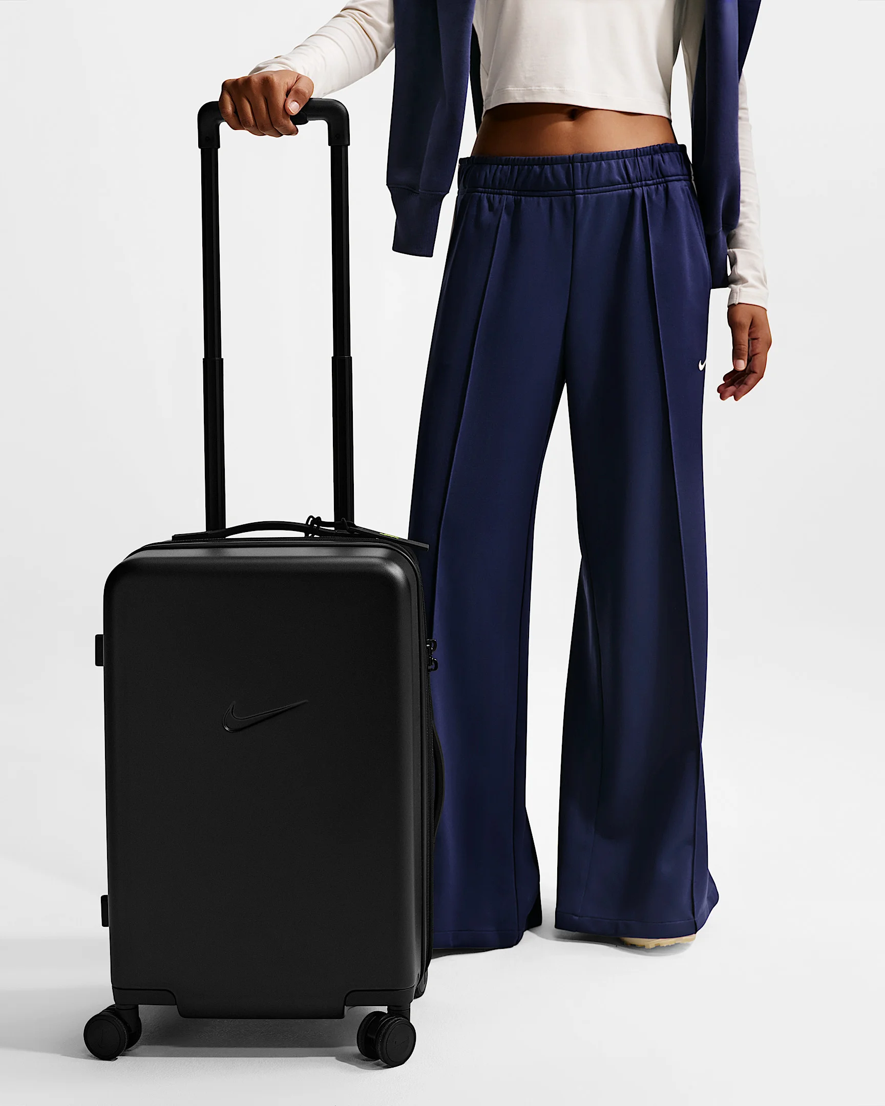 Nike Carry-On Luggage 22" Hardshell (52L) - 1