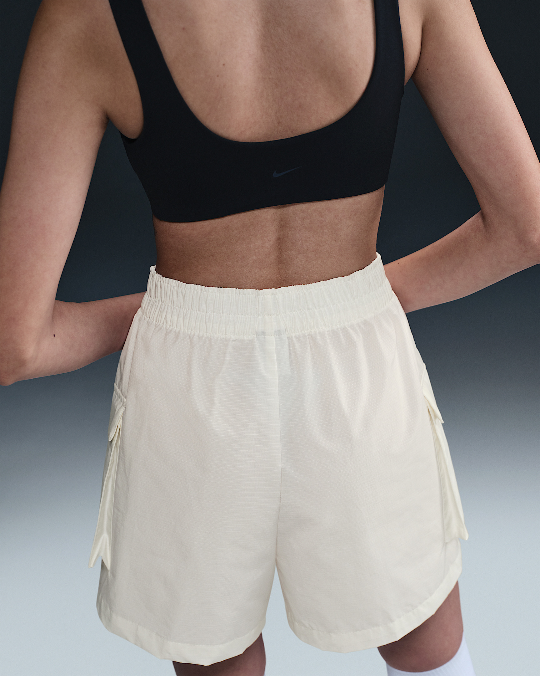 Nike Sportswear Essential Woven Women's High-Waisted 5" Cargo Shorts - 3
