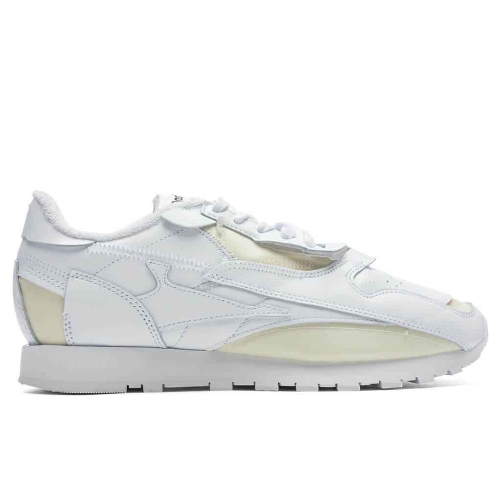 MAISON MARGIELA X REEBOK CLASSIC LEATHER ‘MEMORY OF’ SNEAKERS  - WHITE - 1