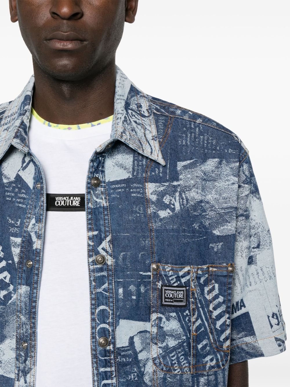 Magazine-print denim shirt - 5