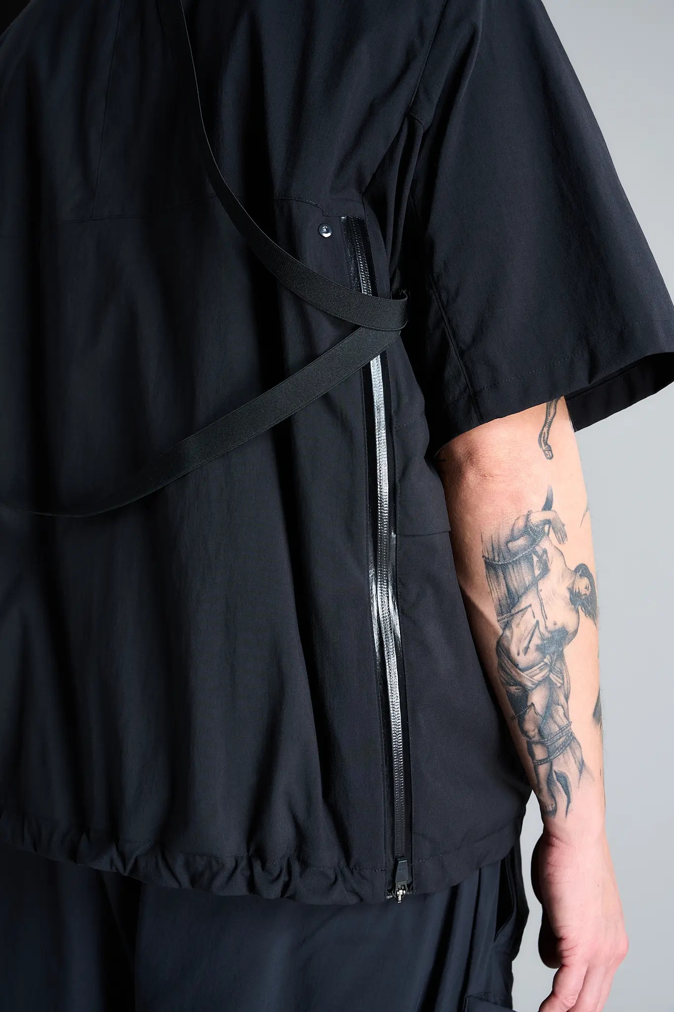 V1A-M Nylon Stretch Interops Vest Black - 21