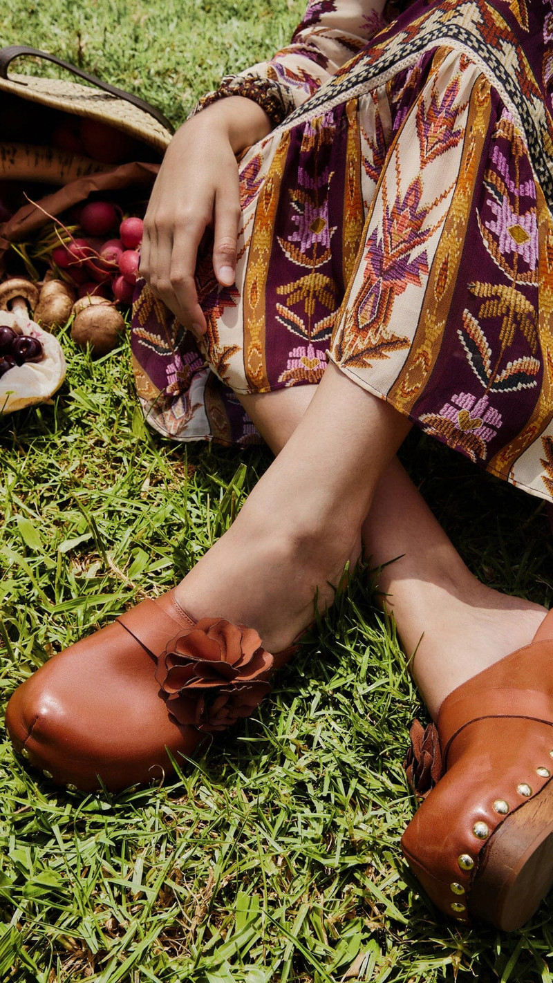 FARM RIO Brown Flower Clog outlook