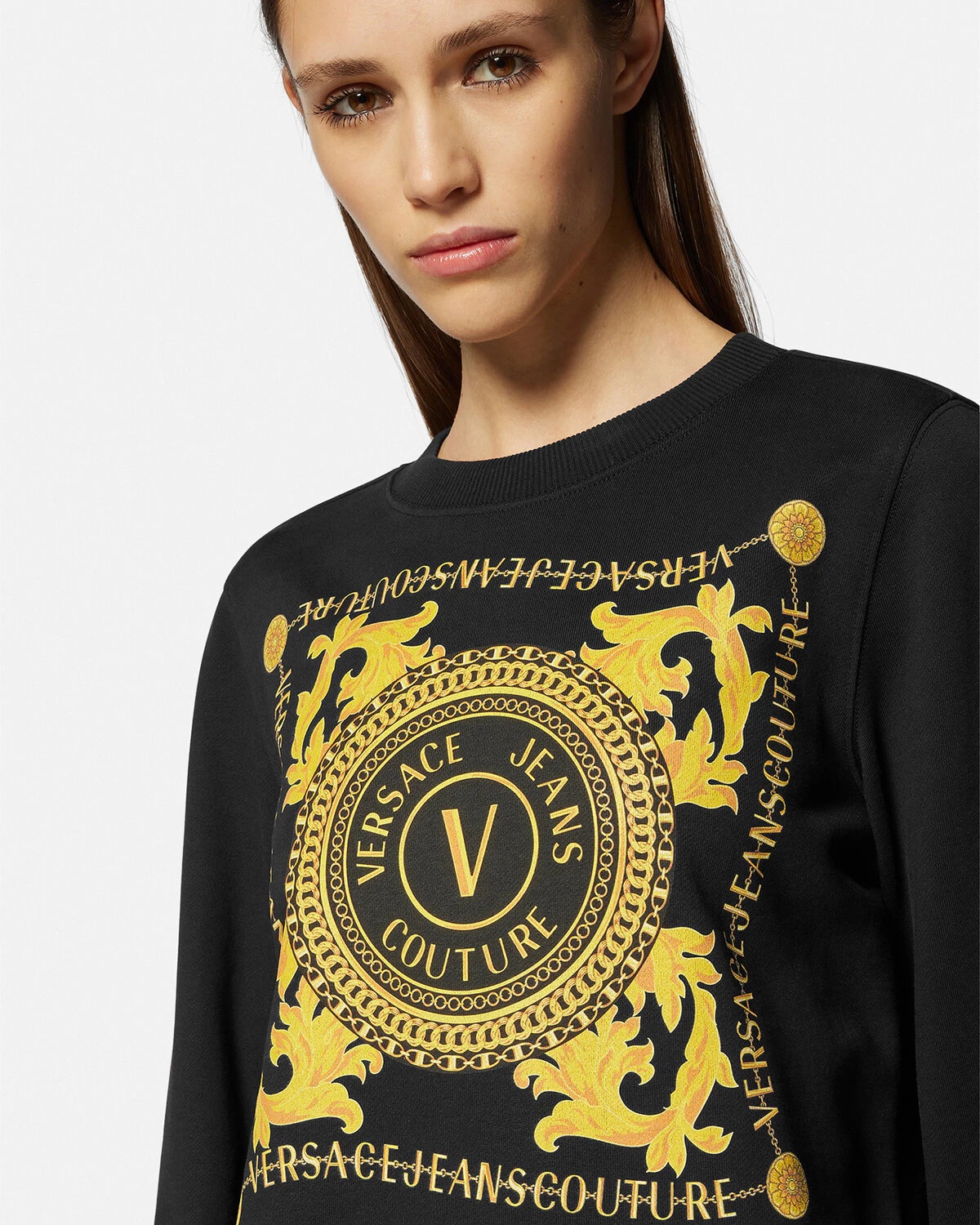 V-Emblem Chain Sweatshirt - 5
