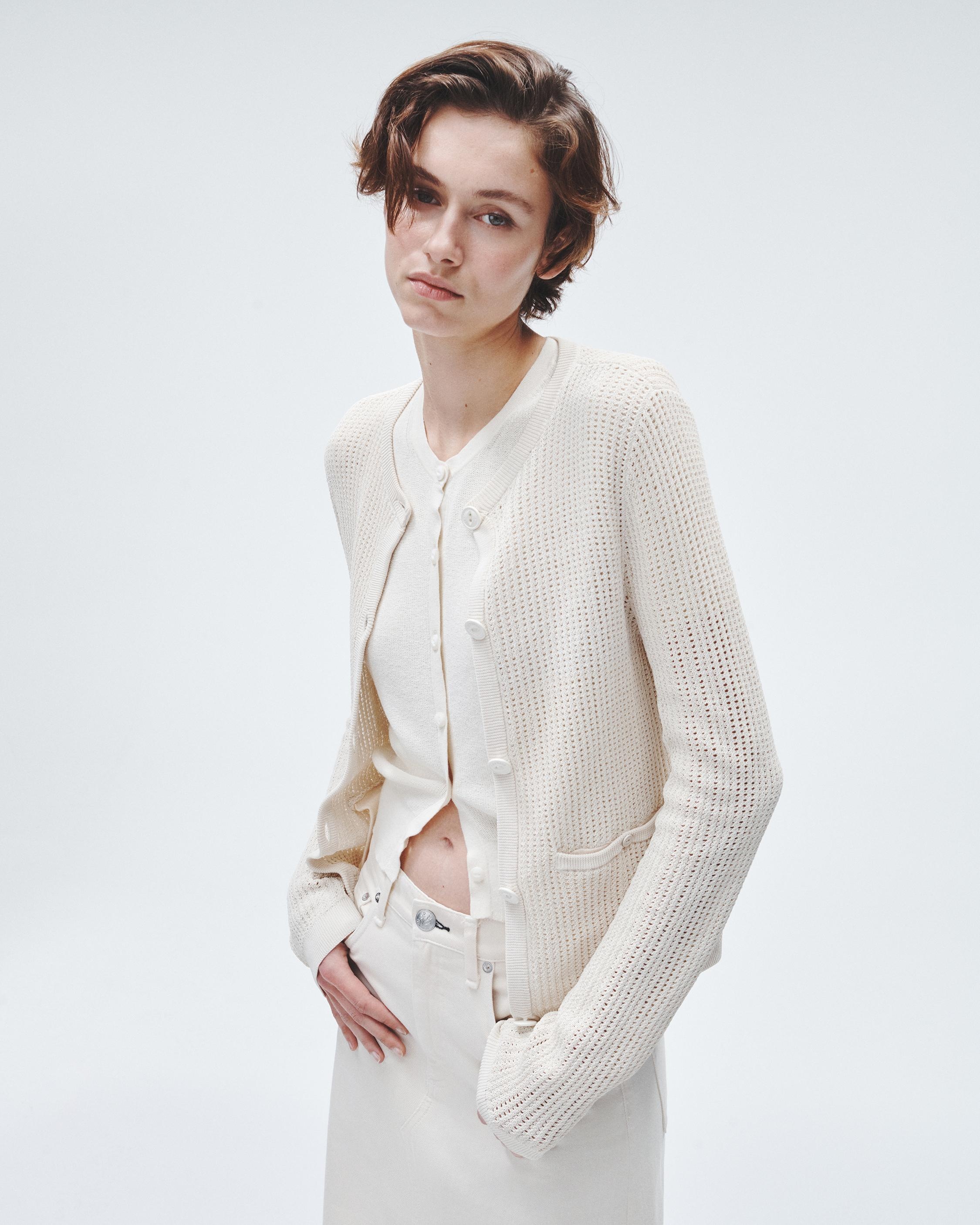 Viola Cotton Cardigan
Slim Fit - 2