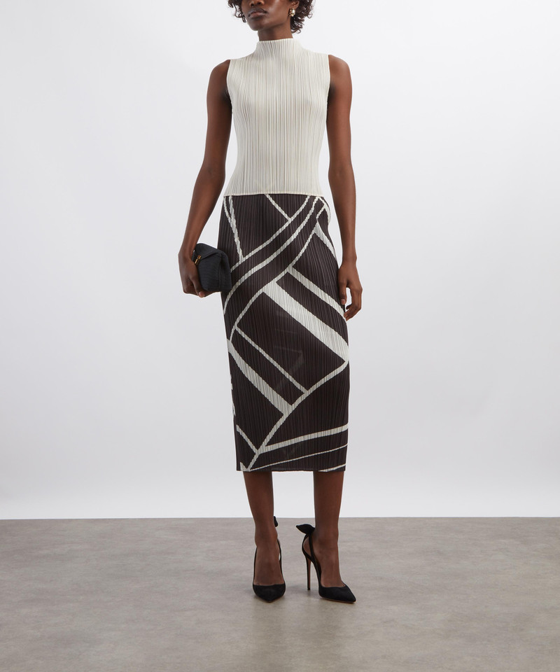 MONTHLY COLOURS: AUGUST Pleated Sleeveless Top 2