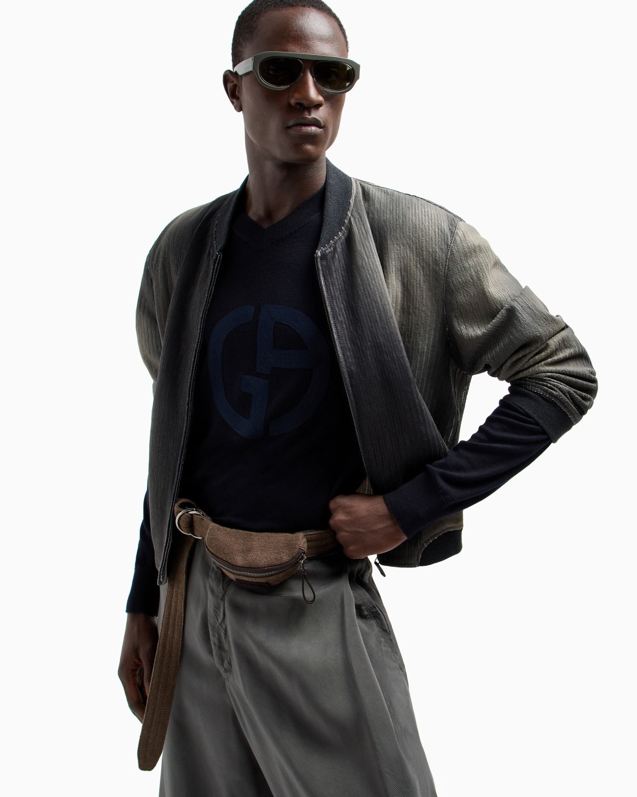 V-NECK JUMPER IN VIRGIN WOOL AND CASHMERE - 6