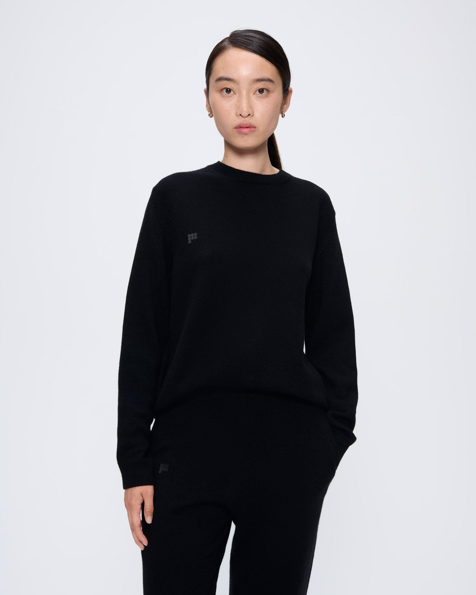Womens Recycled Cashmere Crewneck Sweatshirt - Black - 2