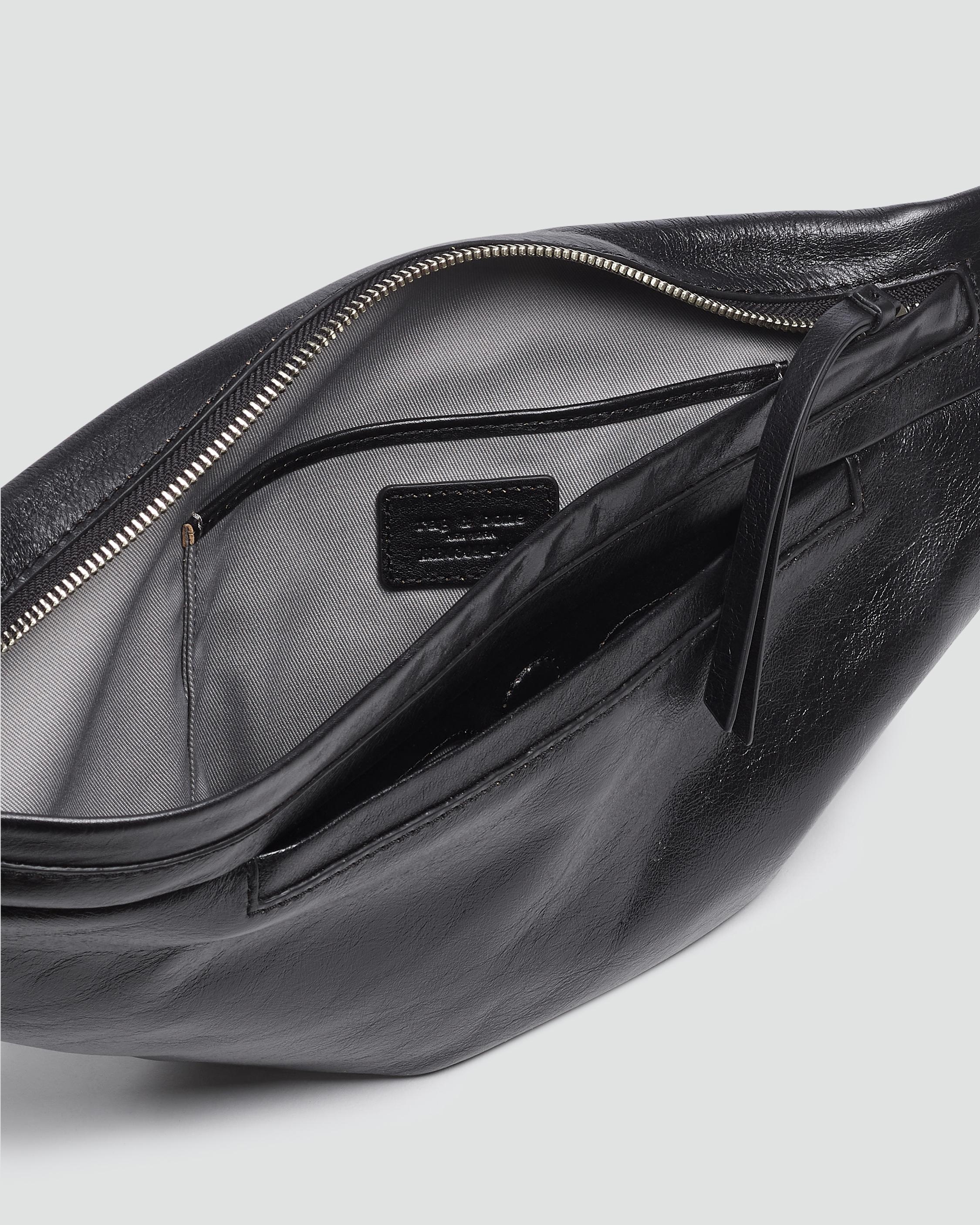 Petra Sling - Leather
Small Crossbody Bag - 4