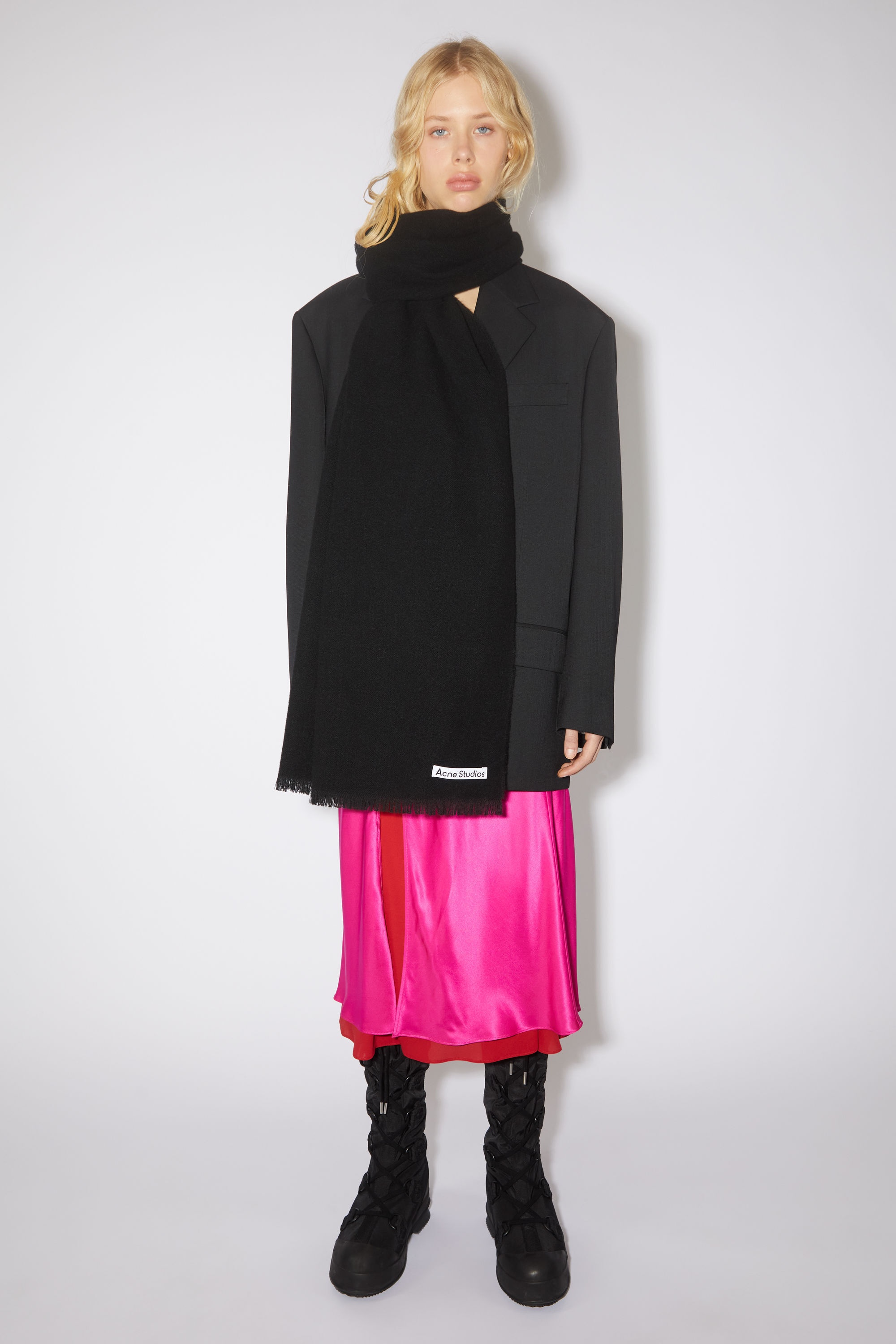 Light wool scarf - Black - 2