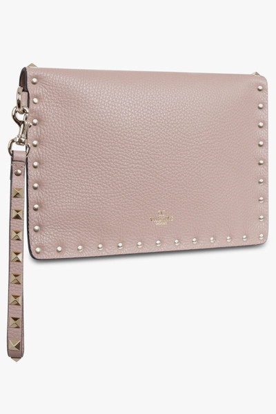 Valentino ROCKSTUD MEDIUM POUCH GRAINED | POUDRE outlook
