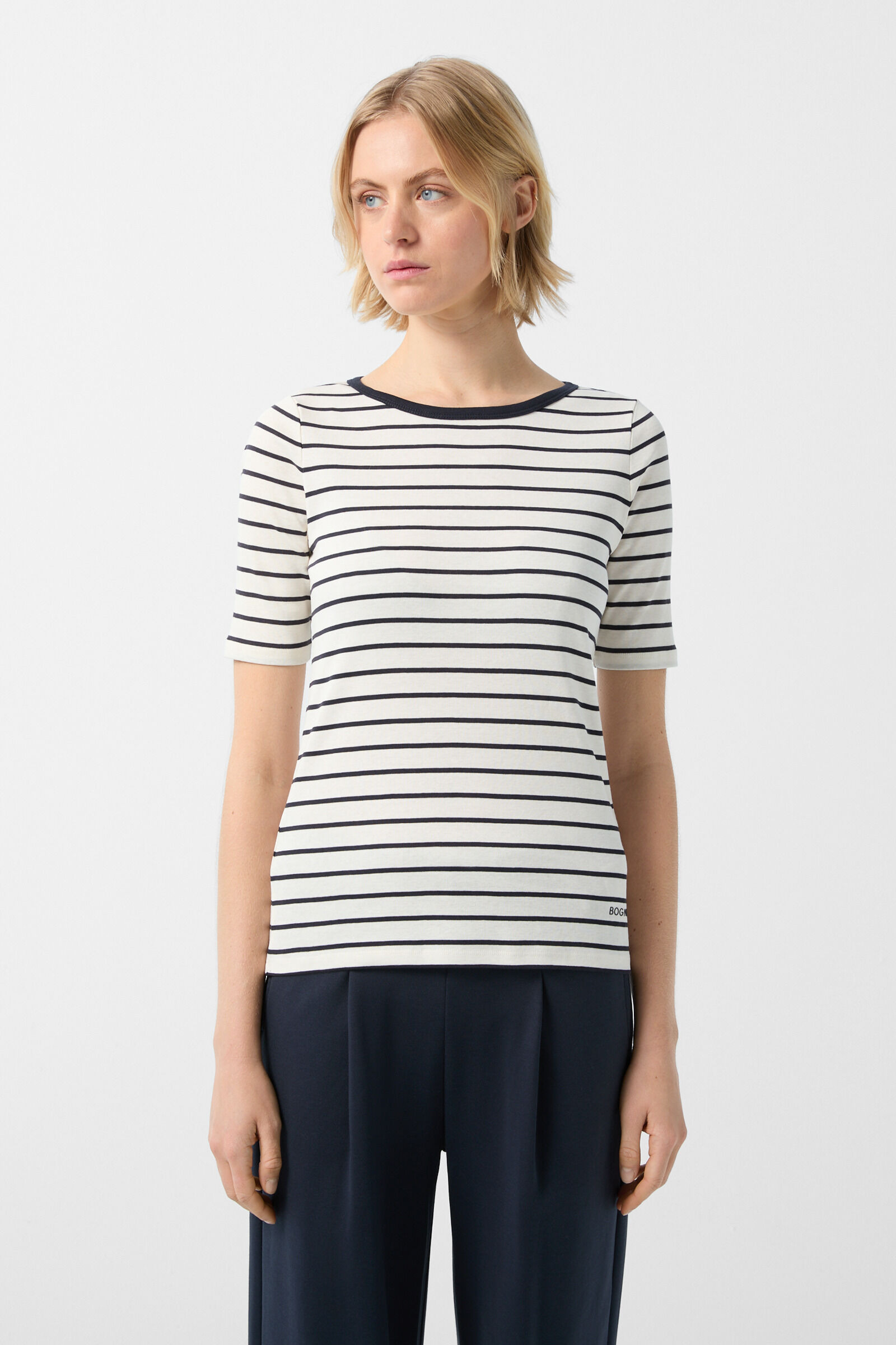 T-shirt Louna in Off-white/navy blue - 2