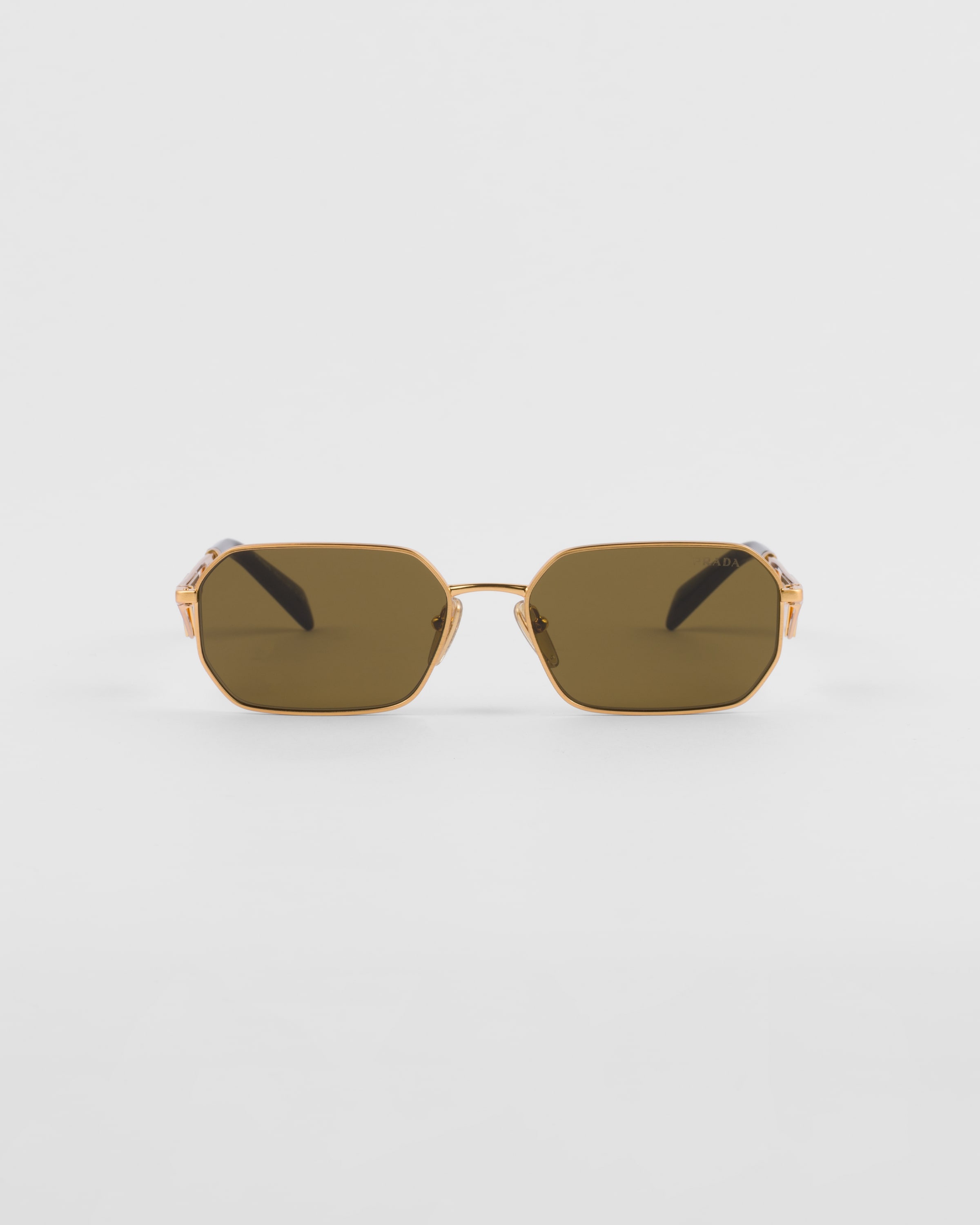 Sunglasses with triangle logo