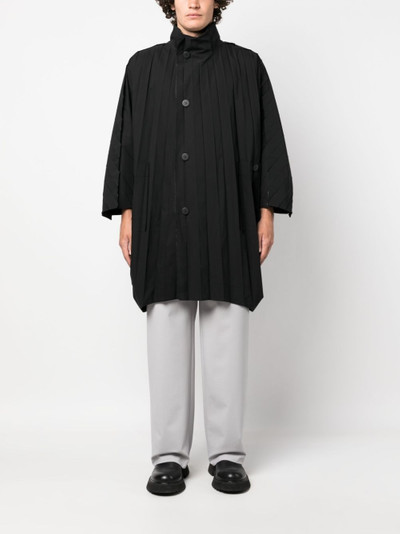 ISSEY MIYAKE buttoned pleated coat outlook