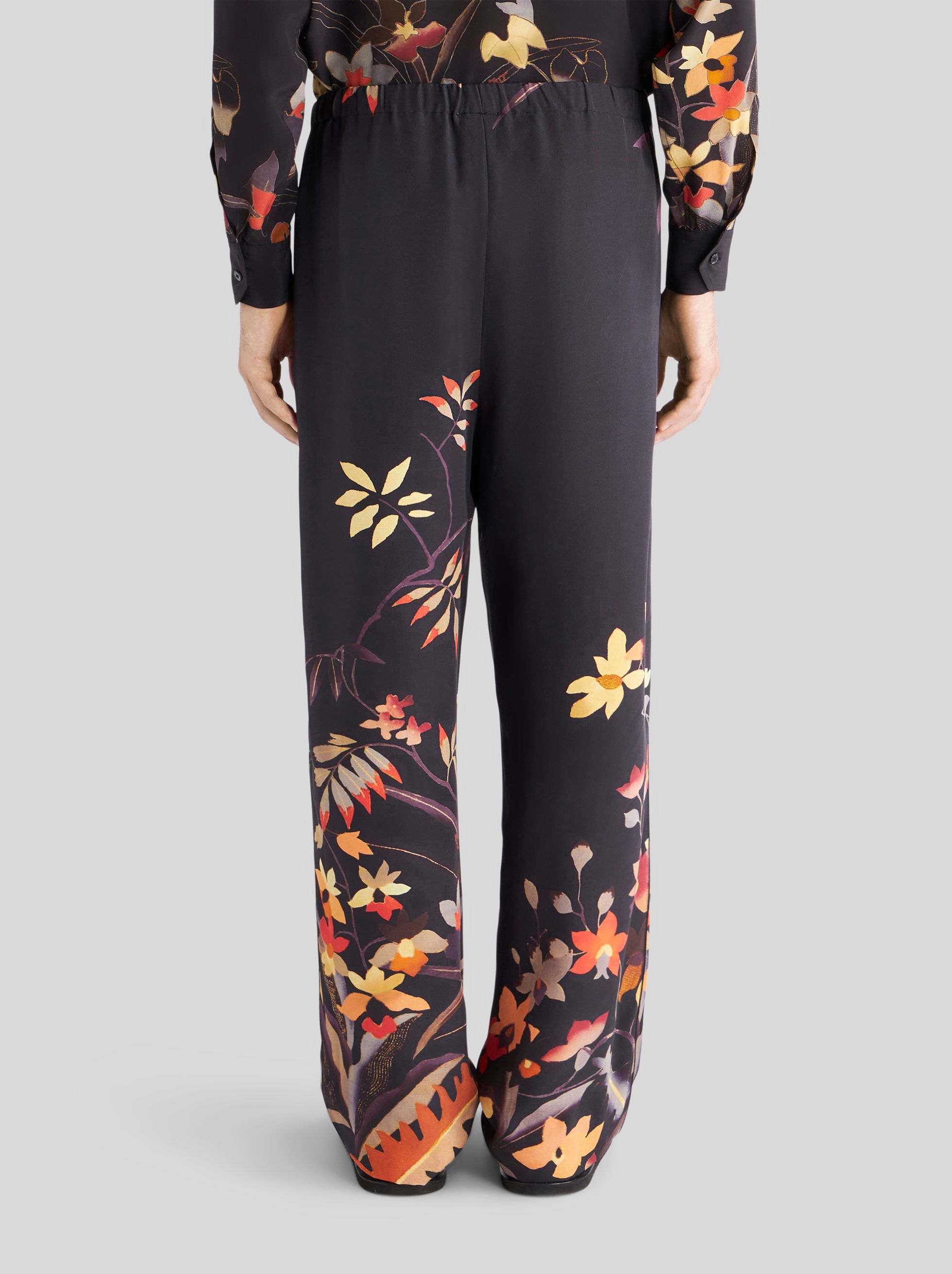 TROUSERS WITH LEAFY FLORAL PRINT - 4
