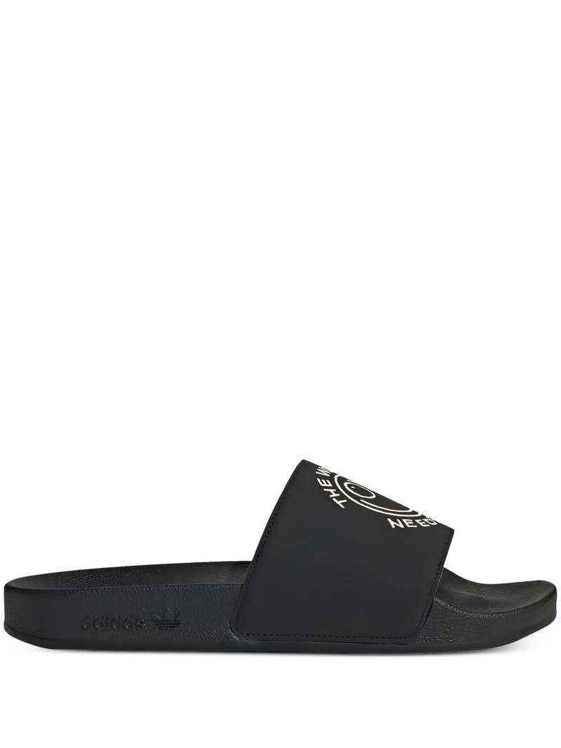 Adilette "André Saraiva The World Needs Love" slides 1