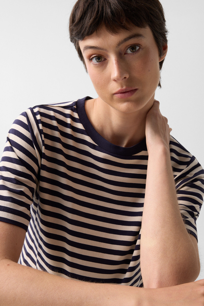 T-shirt Raya in Navy blue/sand 5