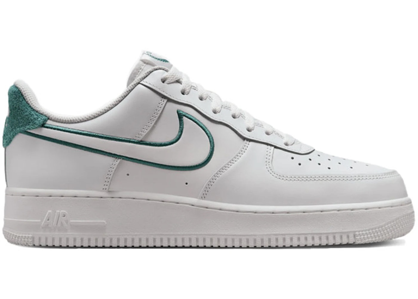 Nike Air Force 1 Low Resort and Sport - 1