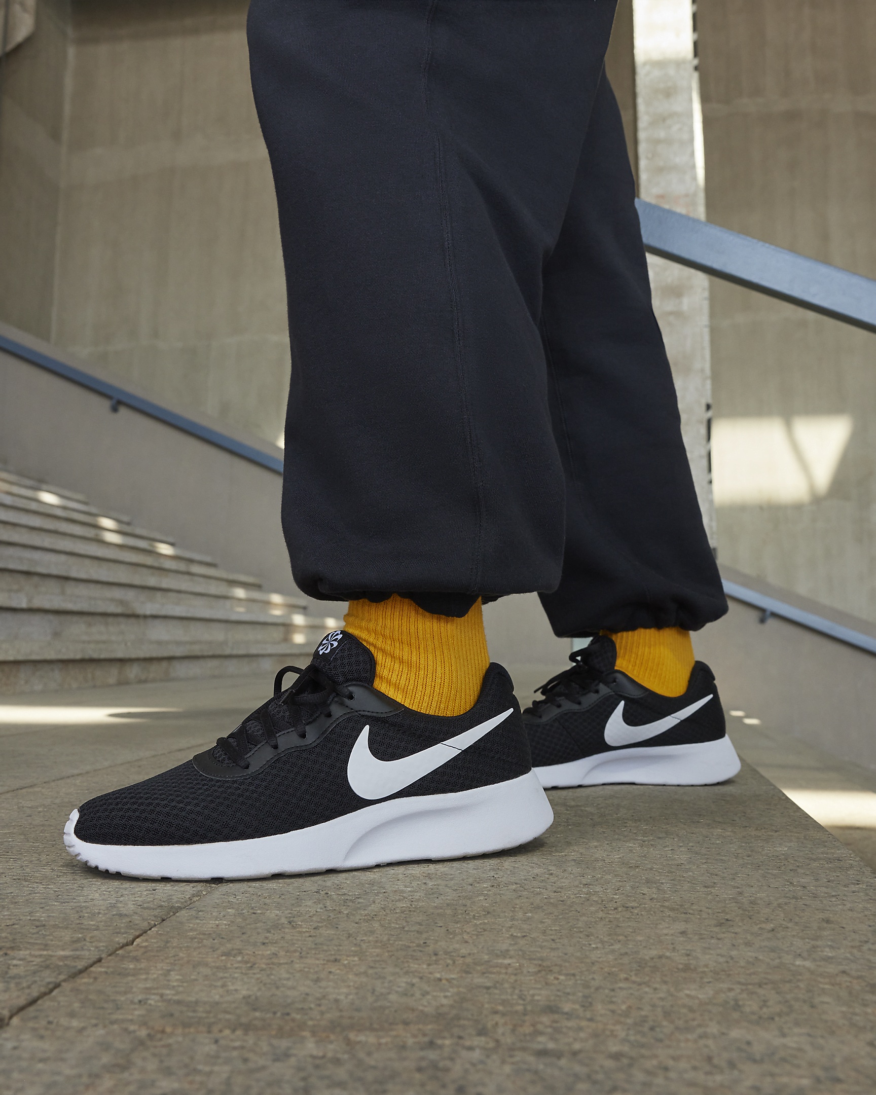 Nike Tanjun Men's Shoes - 2