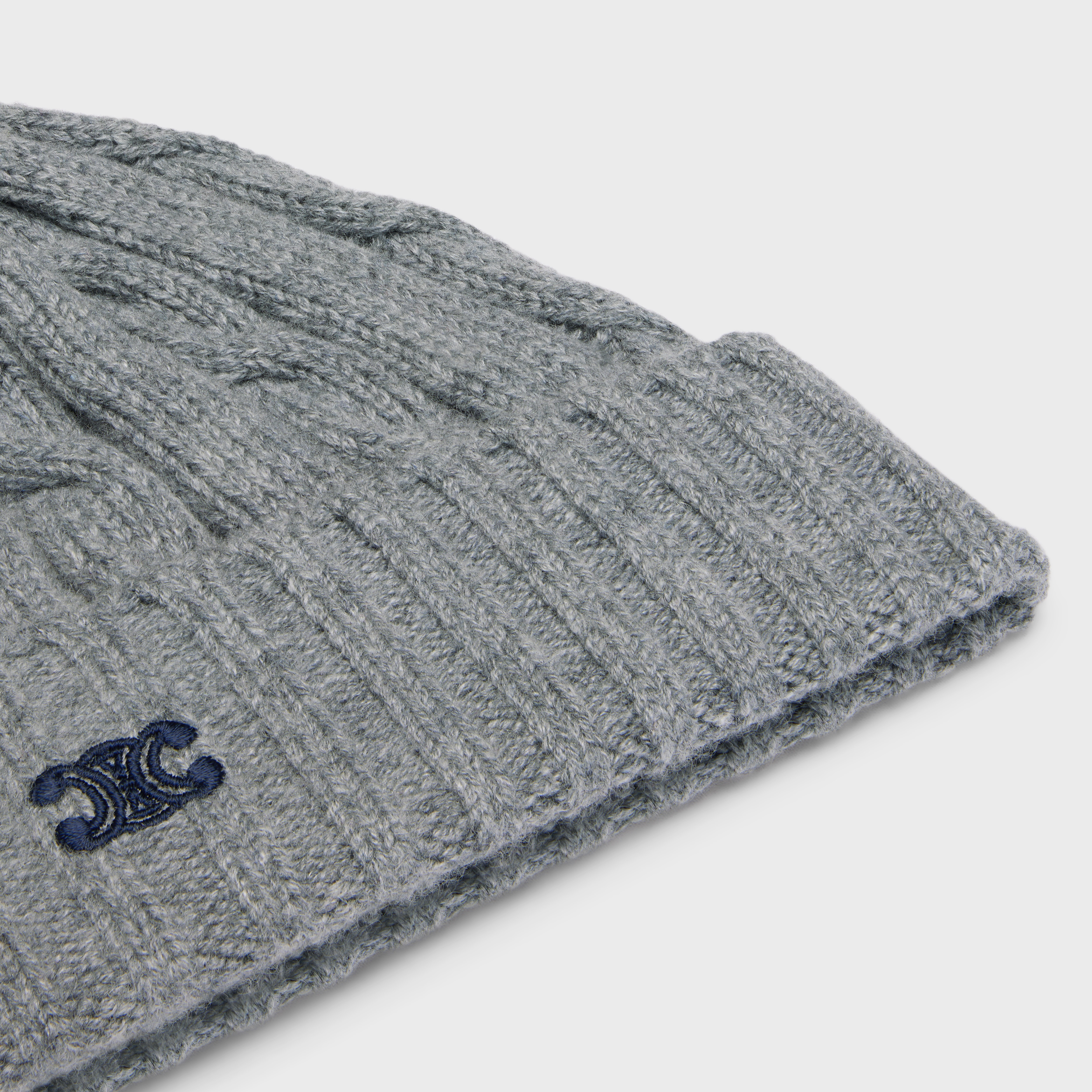 cable-knit triomphe cap in cashmere - 3