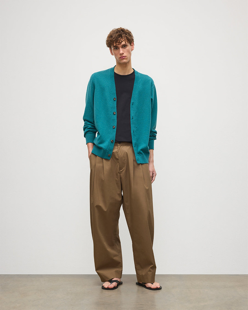 Johnstons of Elgin Rory Green Classic Cashmere Cardigan outlook