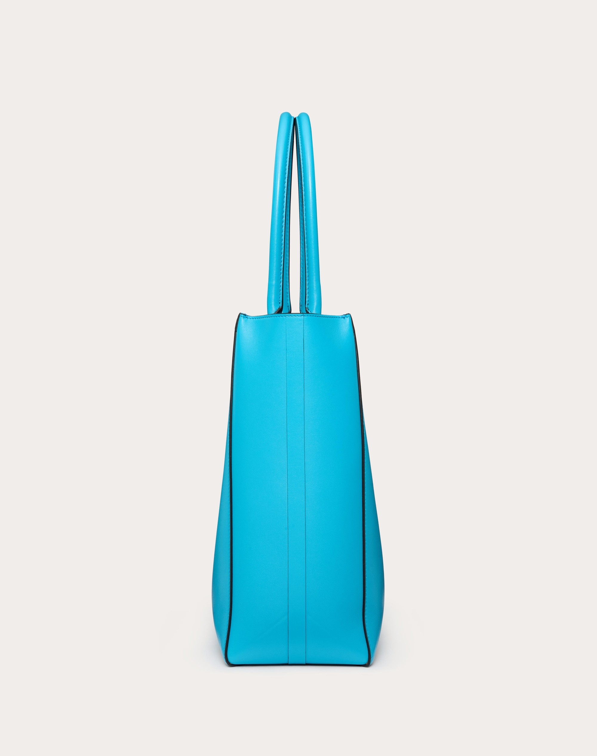 MEDIUM VLOGO LOCKER LEATHER SHOPPING BAG - 4