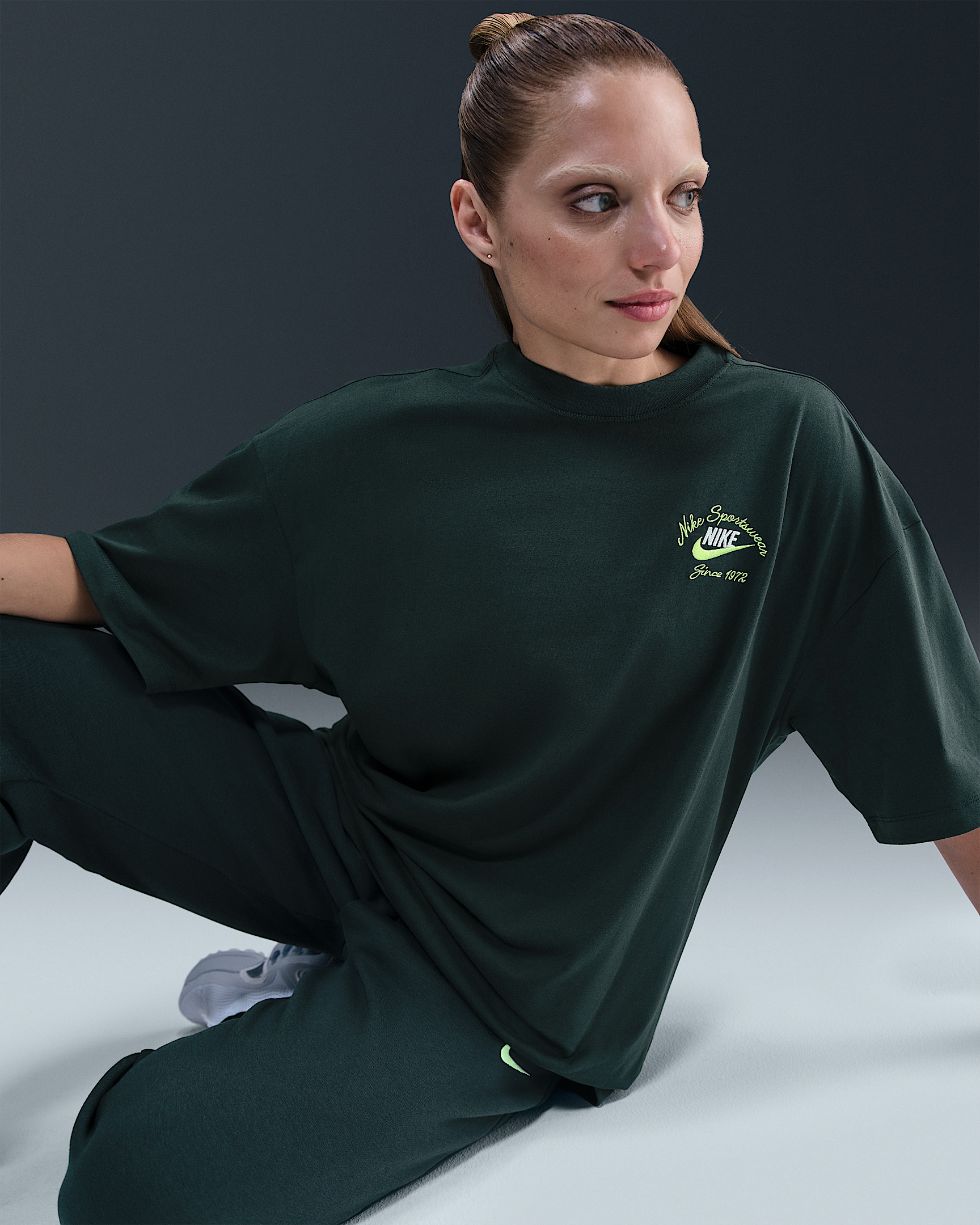 Nike Sportswear Women's Oversized T-Shirt - 3