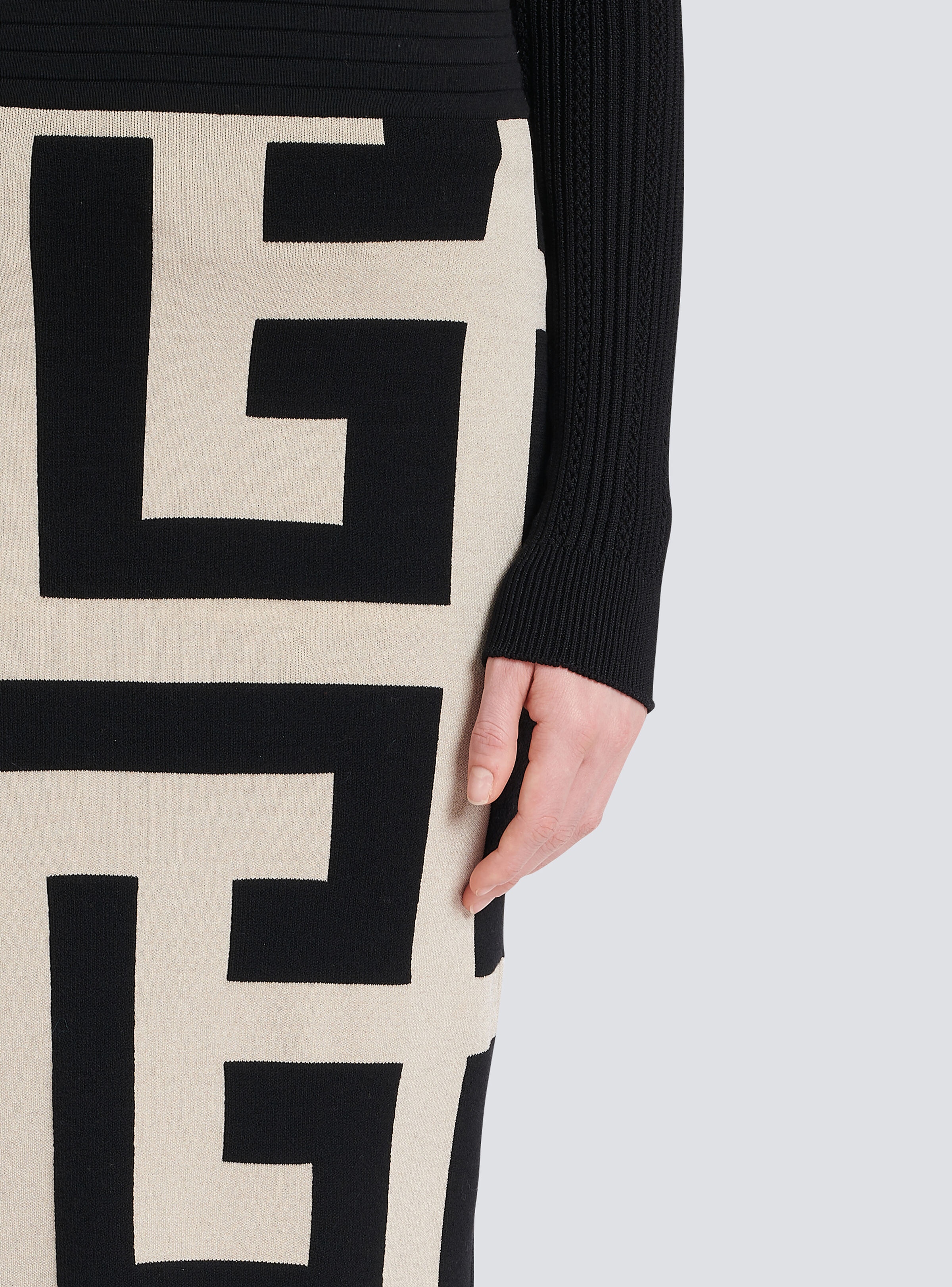 Mid-length knit skirt with maxi Balmain monogram print - 6