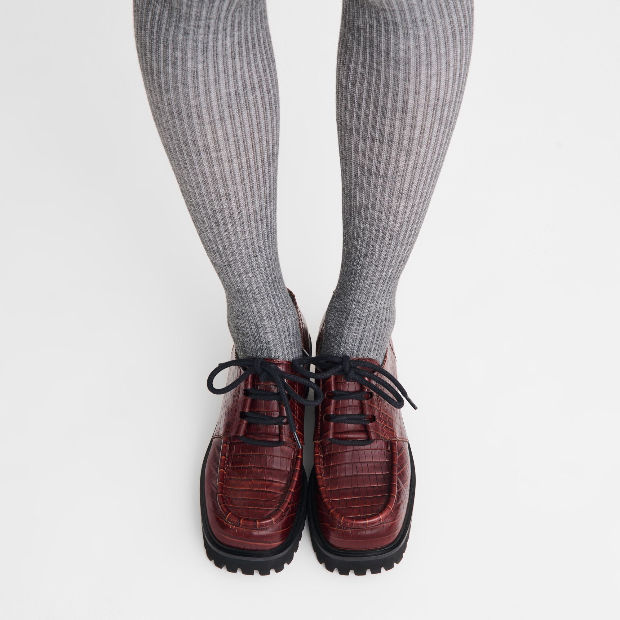 La Voyageuse Derby Pomegranate - Leather - 2