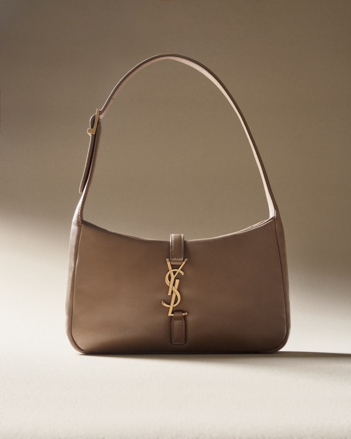 Le 5 A 7 YSL Shoulder Bag in Padded Smooth Leather - 7