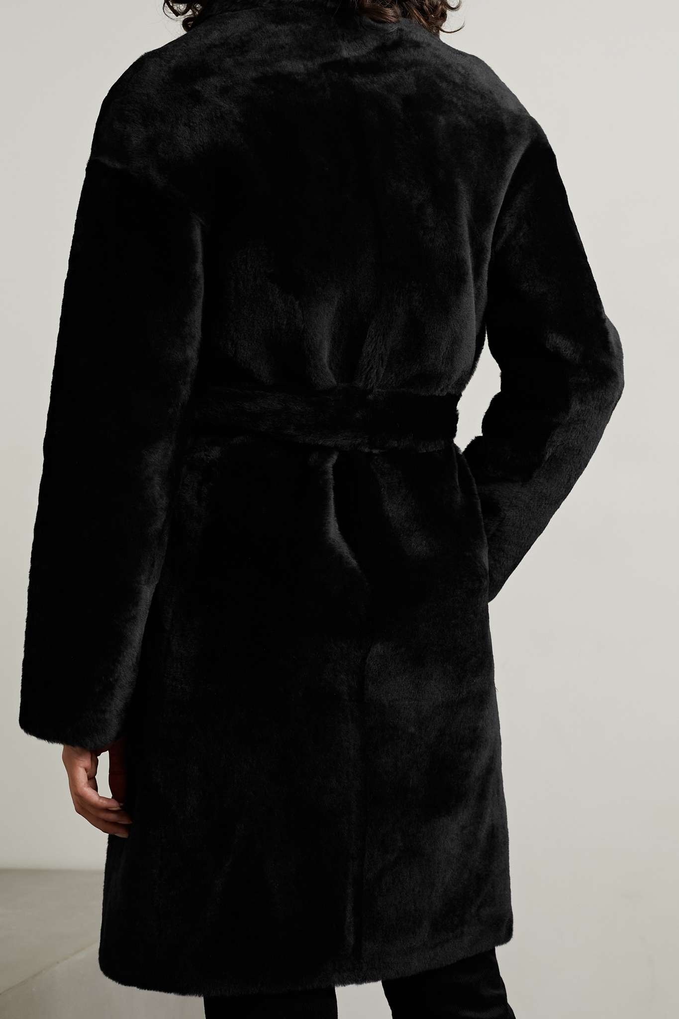 Reversible belted leopard-print shearling coat - 4