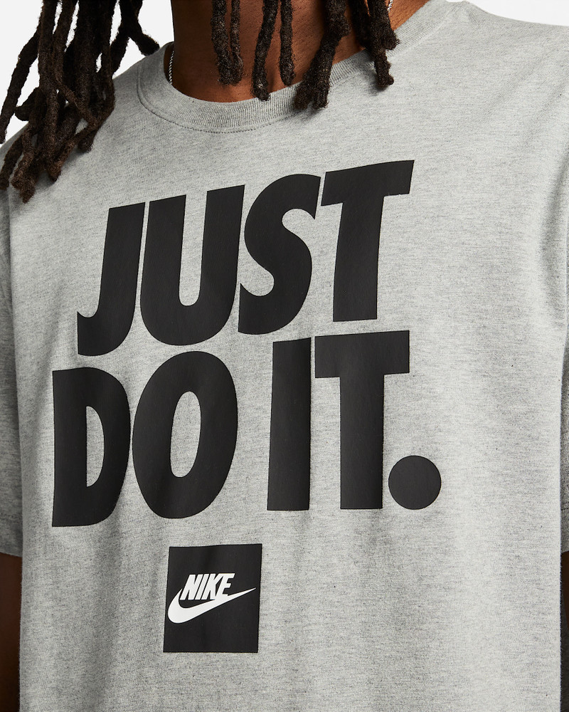 Nike Sportswear Men's T-Shirt 3
