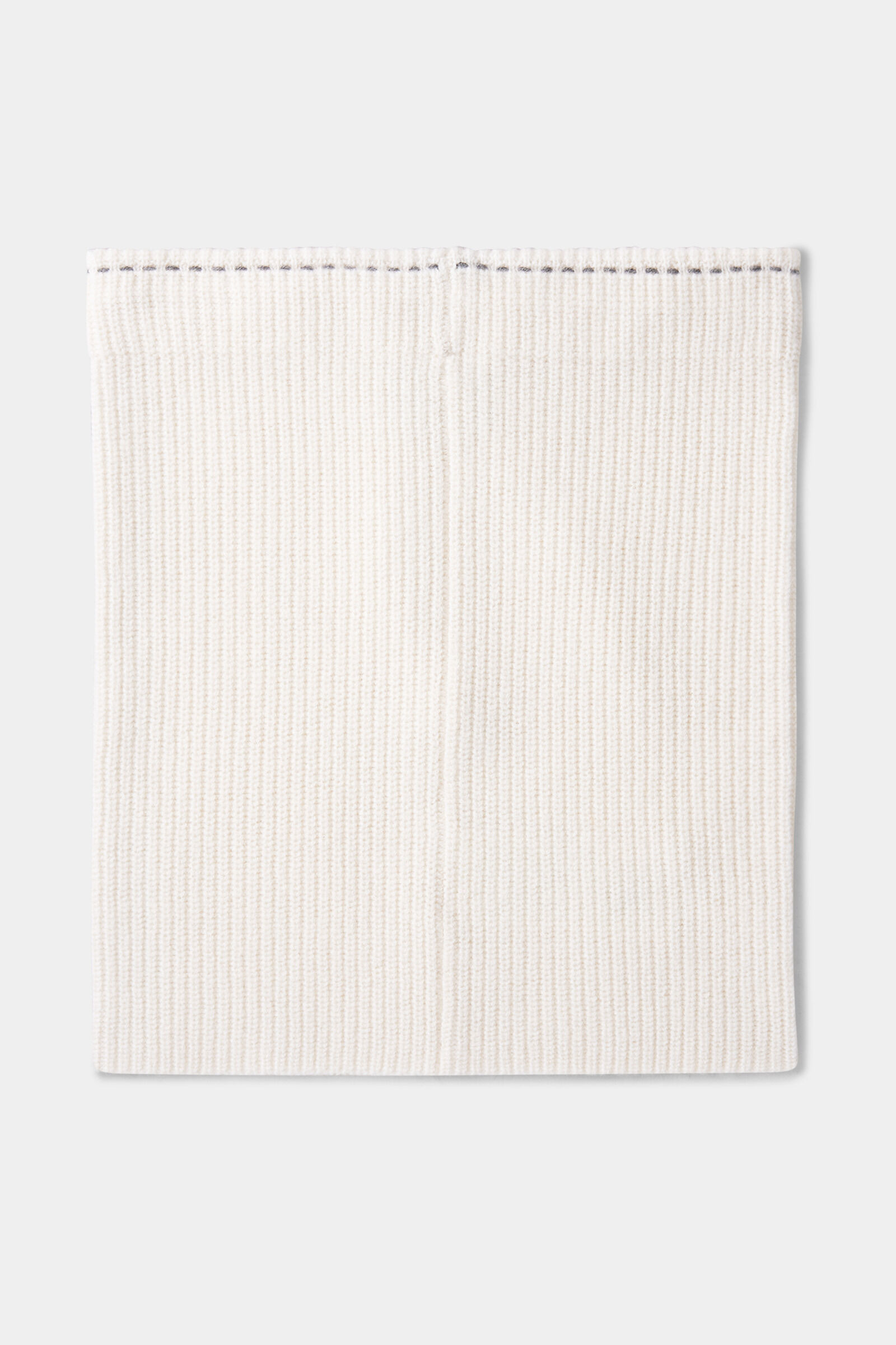 Merve loop scarf in Cream - 2