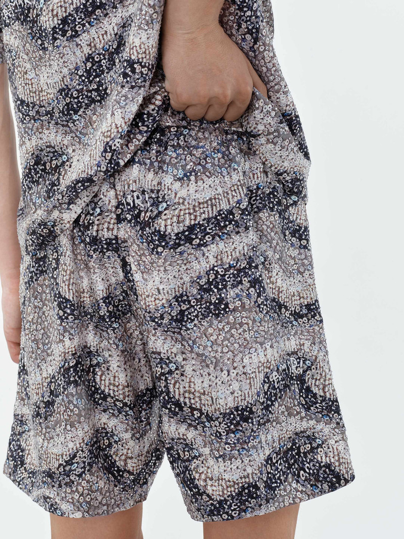 WAVY EMBELLISHED SHORT 7