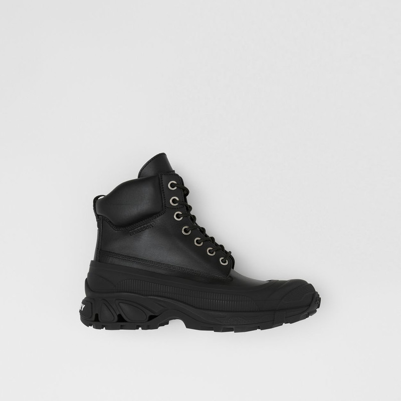 Burberry Contrast Sole Leather Boots outlook