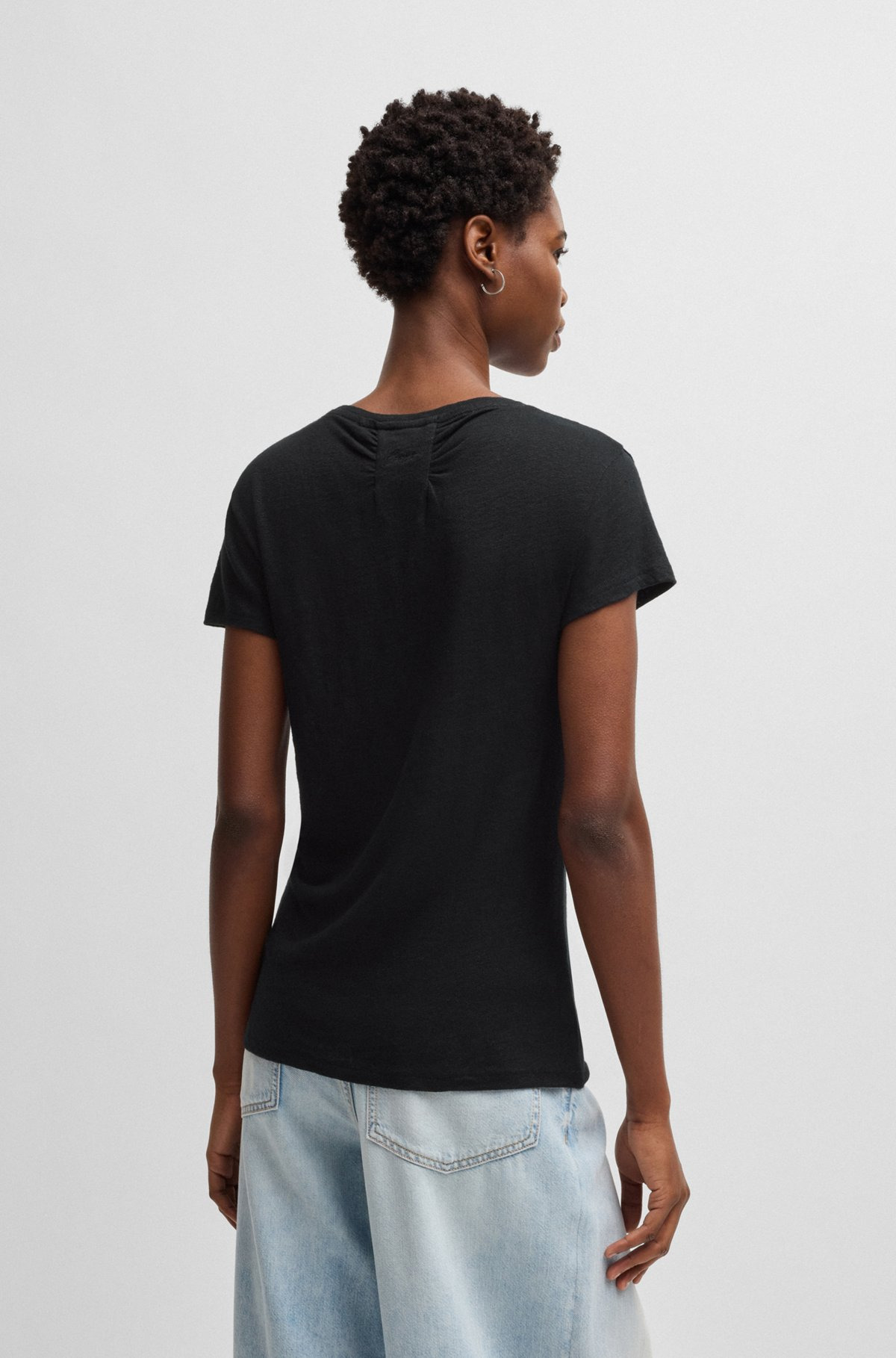 SCOOP-NECK LINEN T-SHIRT WITH GATHERED BACK - 4