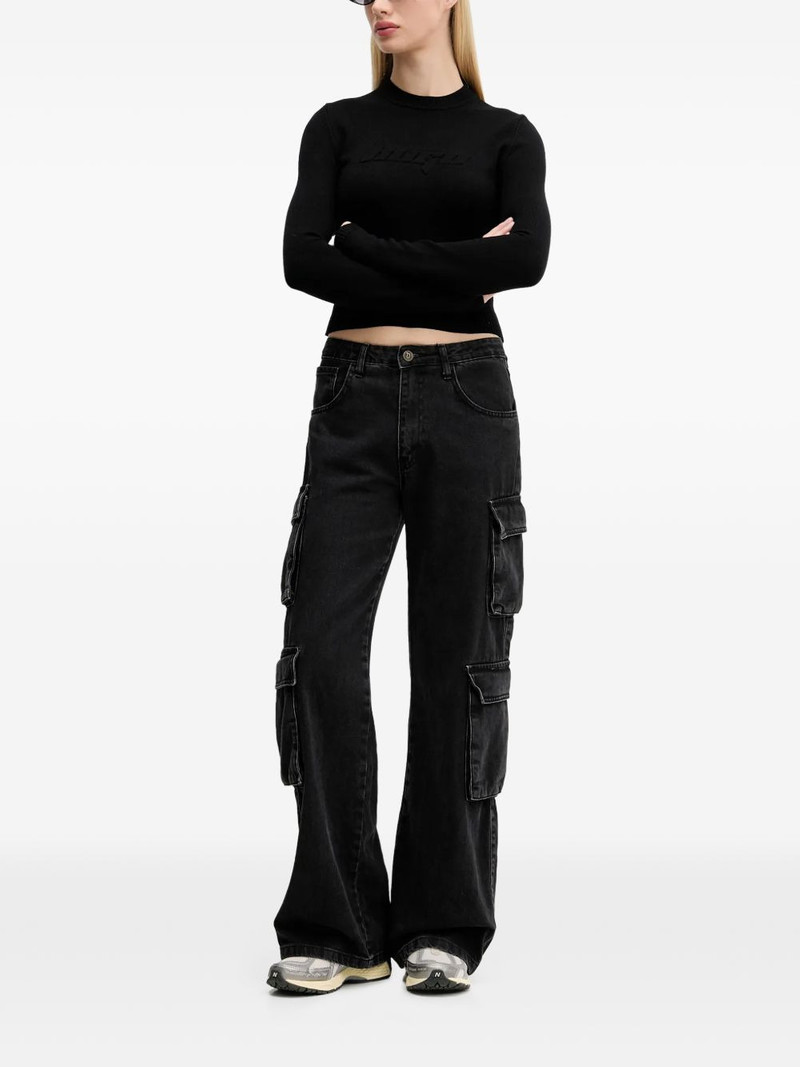 HUGO logo detail top outlook