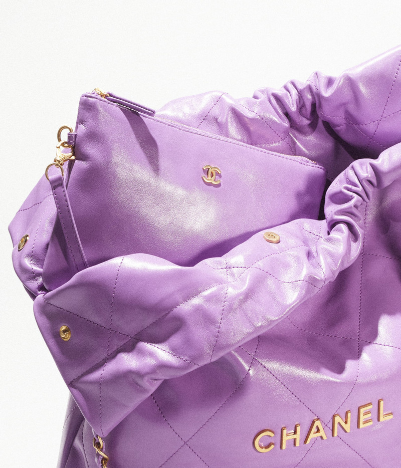 CHANEL 22 Handbag 3