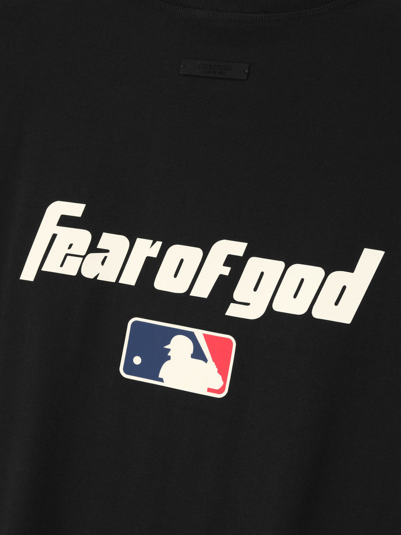 ESSENTIALS MLB 90s Tee outlook