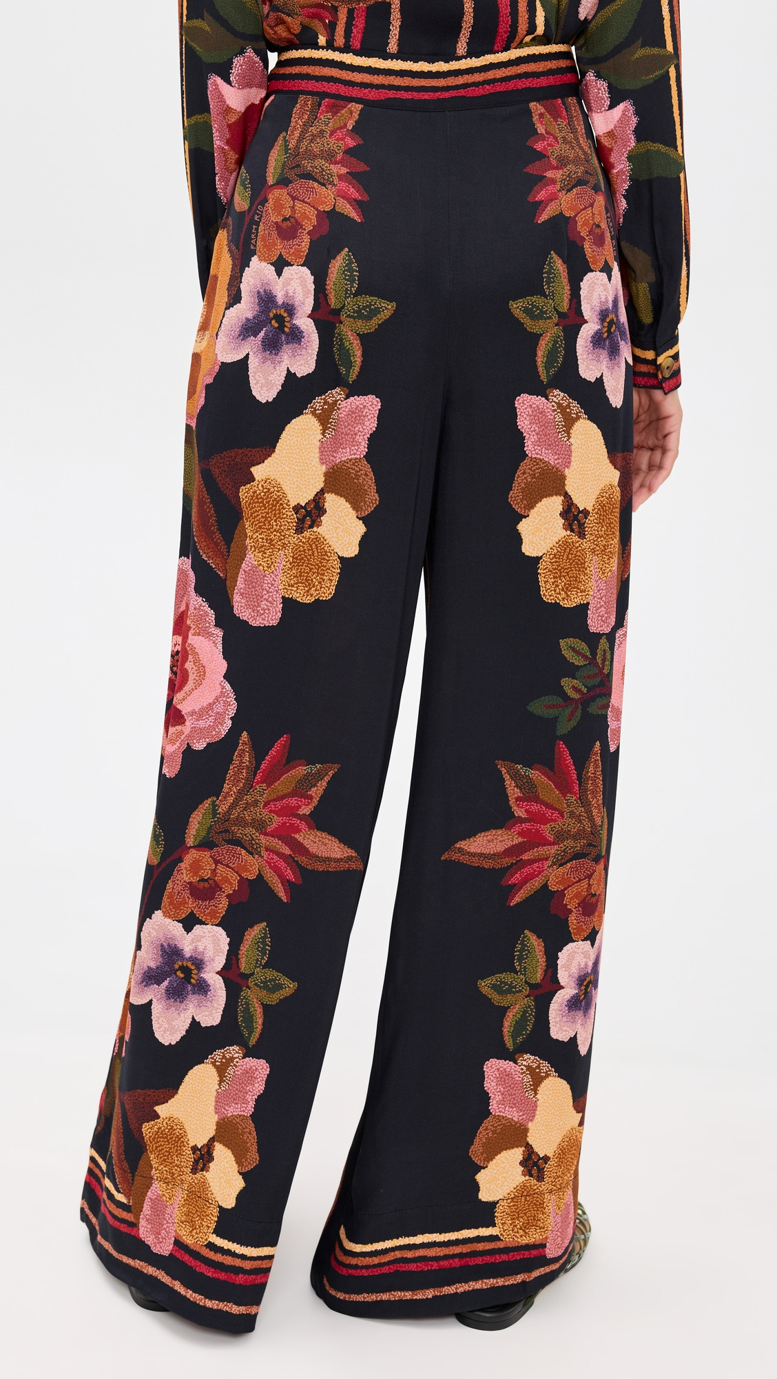 Chenille Flowers Pants - 3