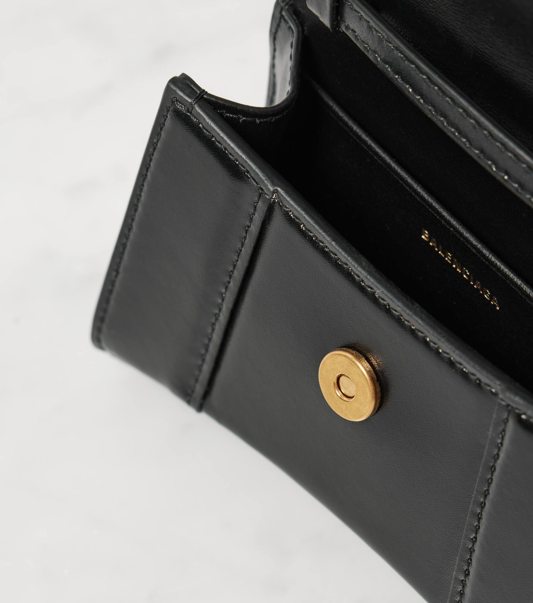 Hourglass Mini leather crossbody bag - 3