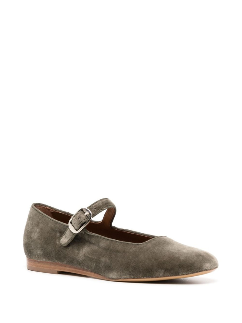 LE MONDE BÉRYL velvet Mary Jane shoes outlook