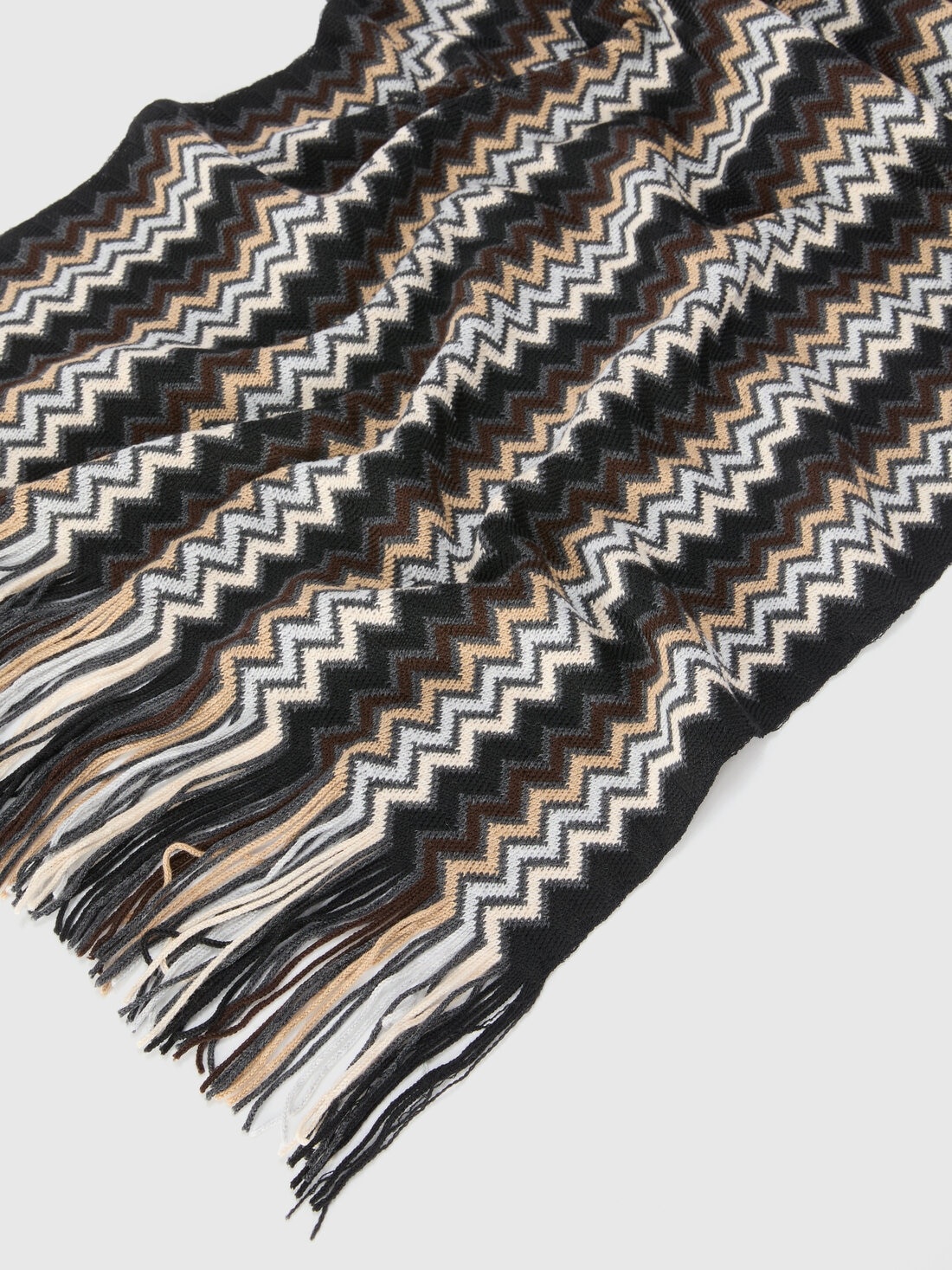 Zig zag wool shawl with fringes - 2