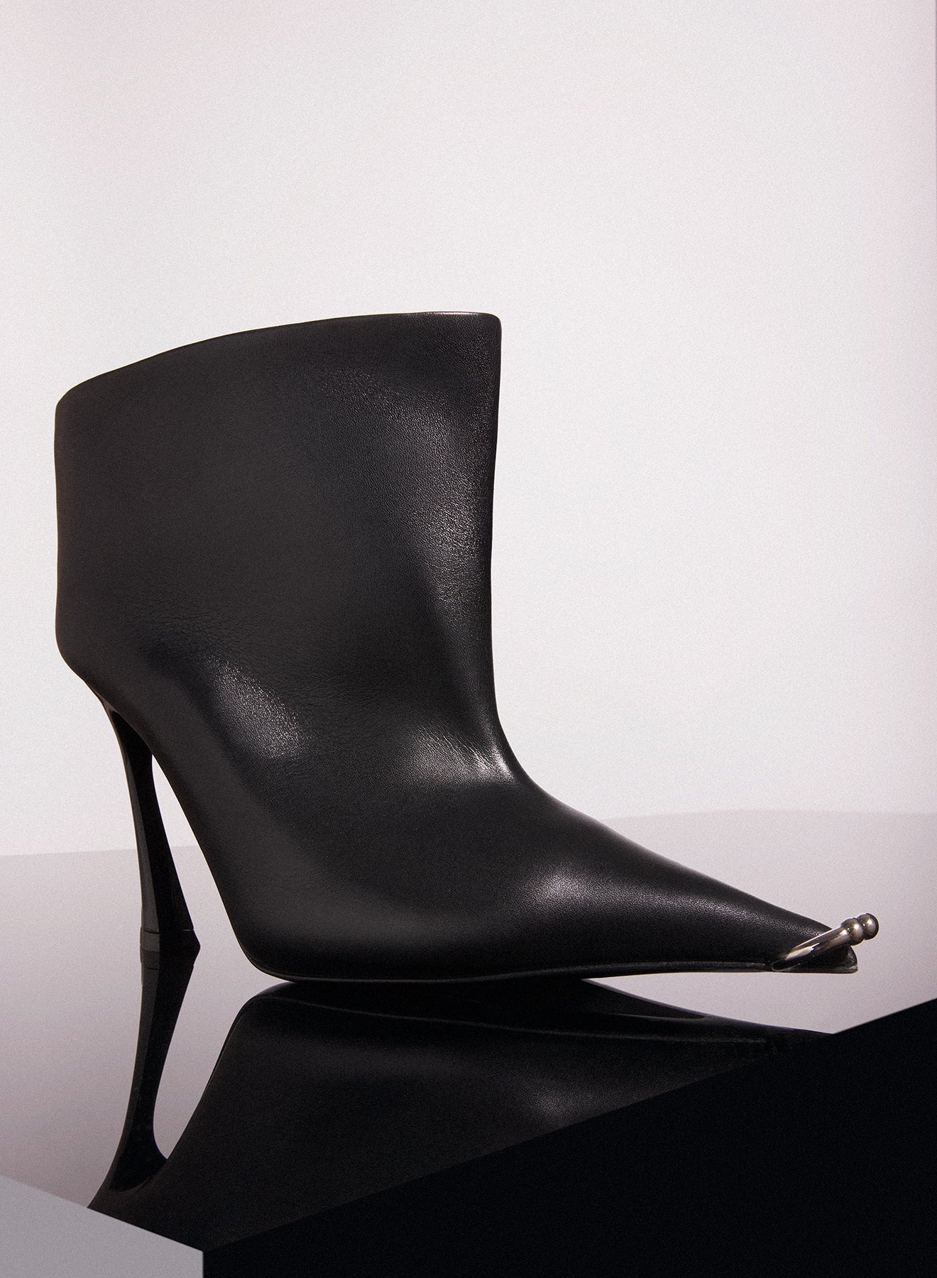black leather piercing fang 95 ankle boots - 4